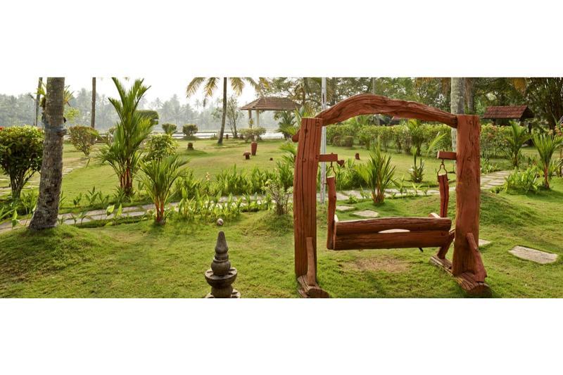 Club Mahindra Kumarakom Exterior photo