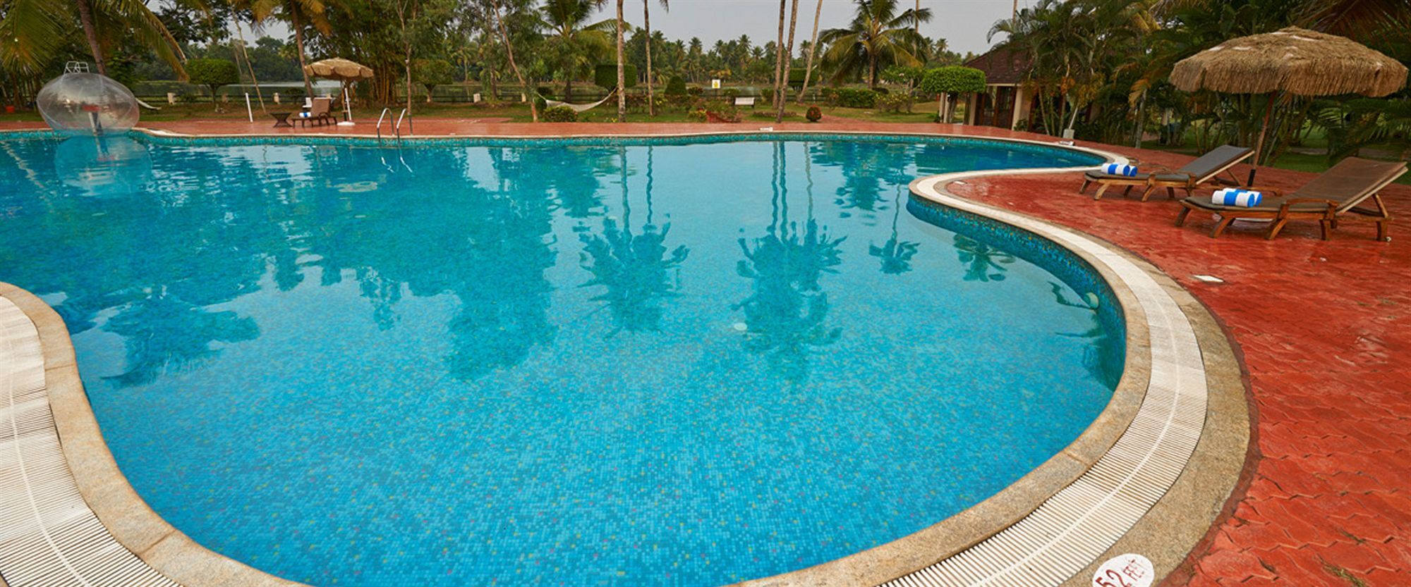 Club Mahindra Kumarakom Exterior photo
